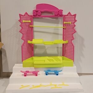 Vintage Barbie Sunsation Surf and Skate Shop 1992